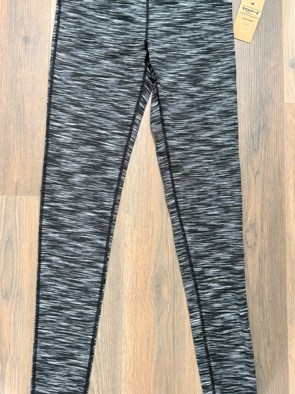 Top Three Apparel Space-Dye Black & White Athletic Leggings small women’s